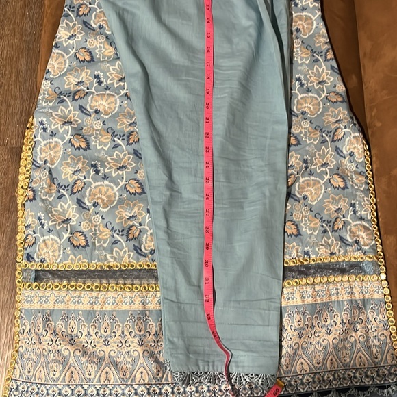 Gently used Asim Jofa size smalll to medium beautiful elegant piece. Party wear - Picture 15 of 17